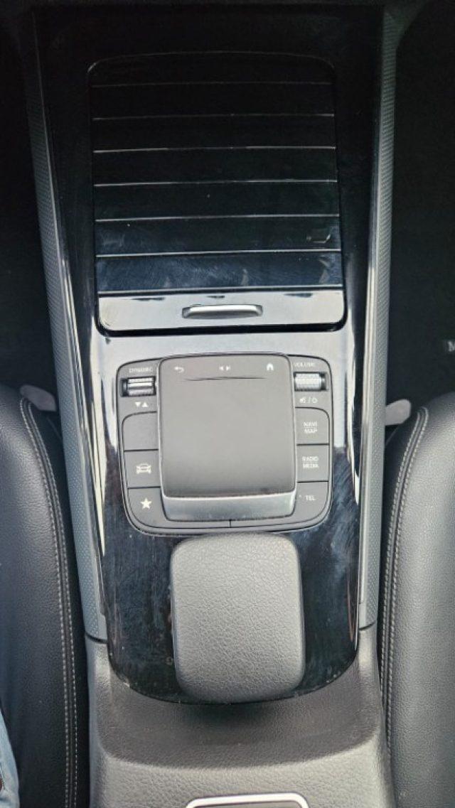 MERCEDES-BENZ GLA 200 d Automatic Premium