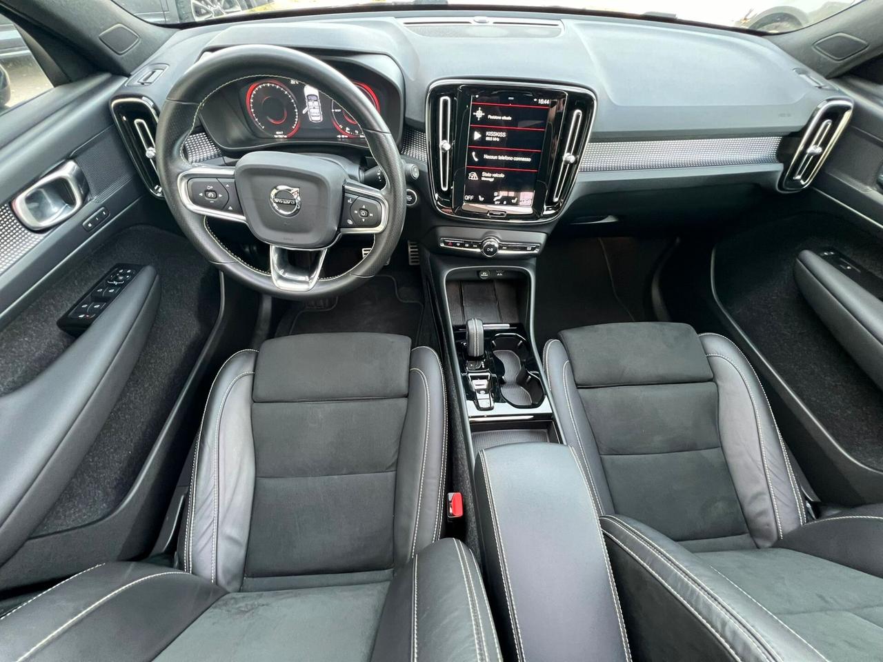 Volvo XC40 T5 Recharge Plug-in Hybrid R-design