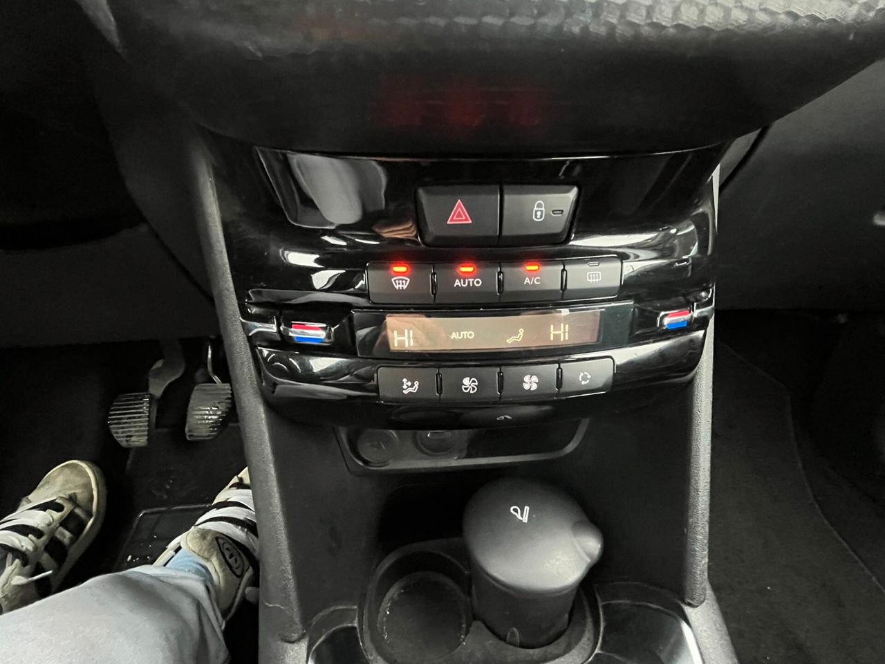 Peugeot 208 PureTech 82 5 porte Allure