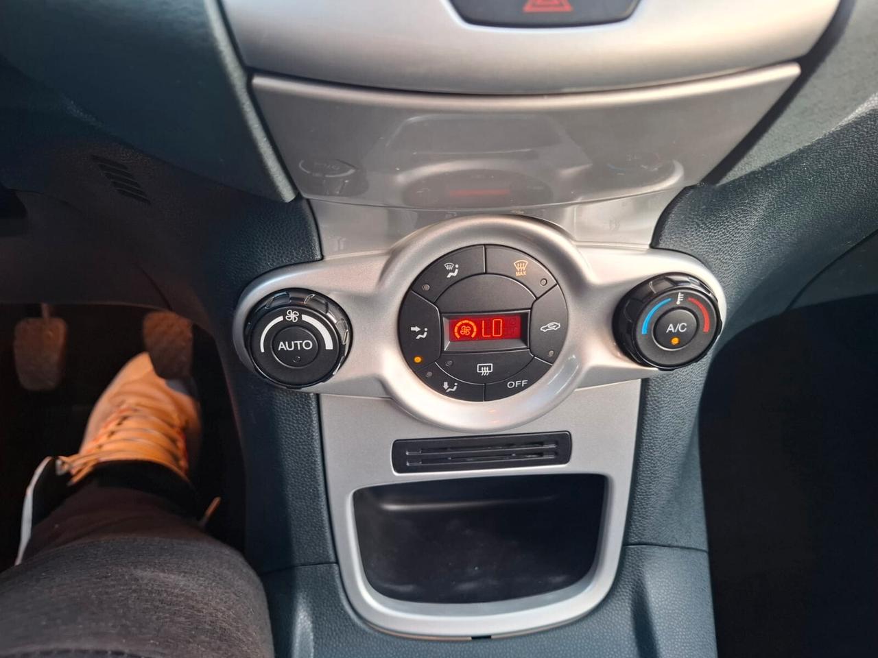 Ford Fiesta 1.2 5 porte SOLAMENTE 60.000 KM