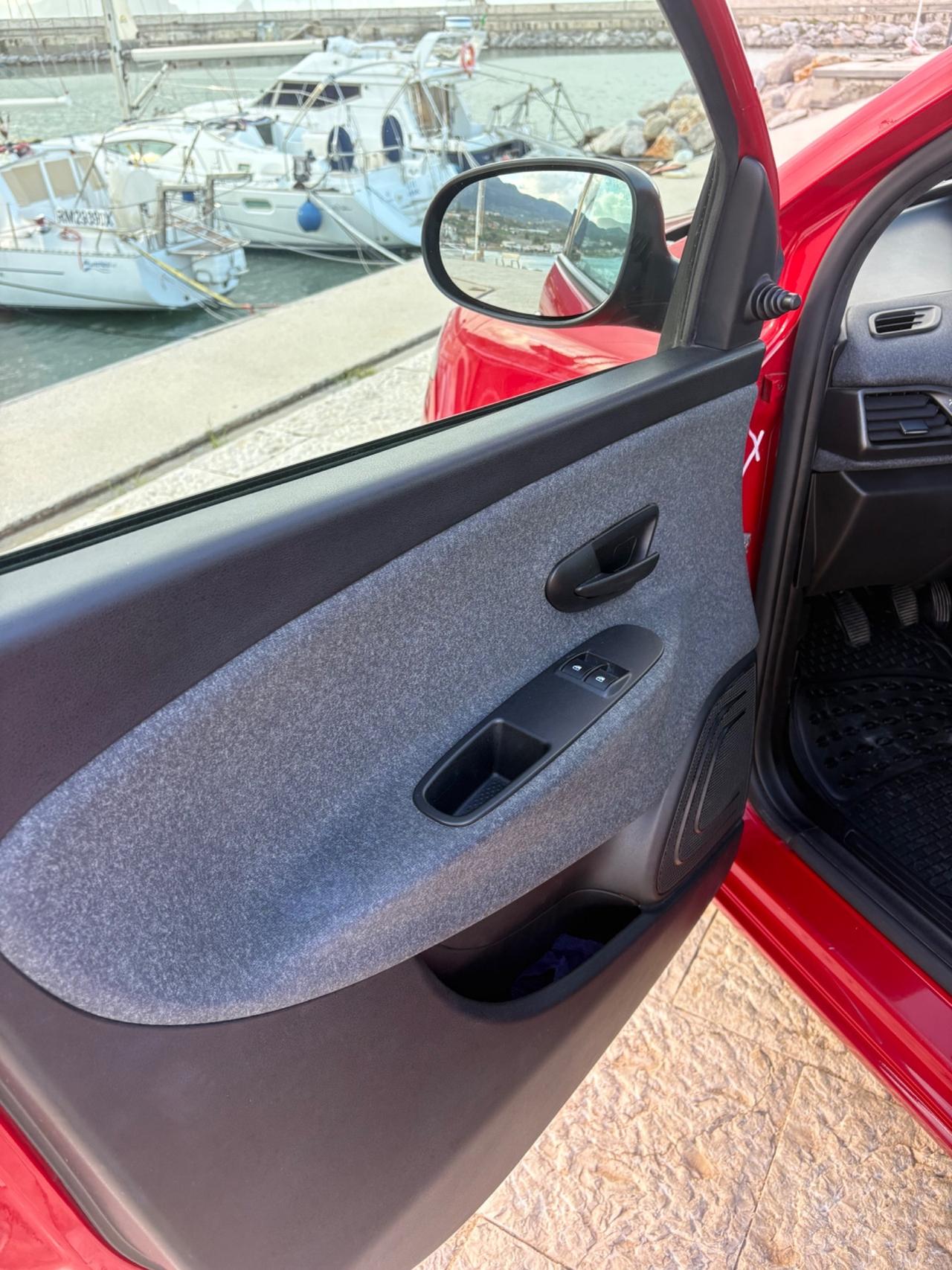 Lancia Ypsilon 1.0 FireFly 5 porte Hybrid