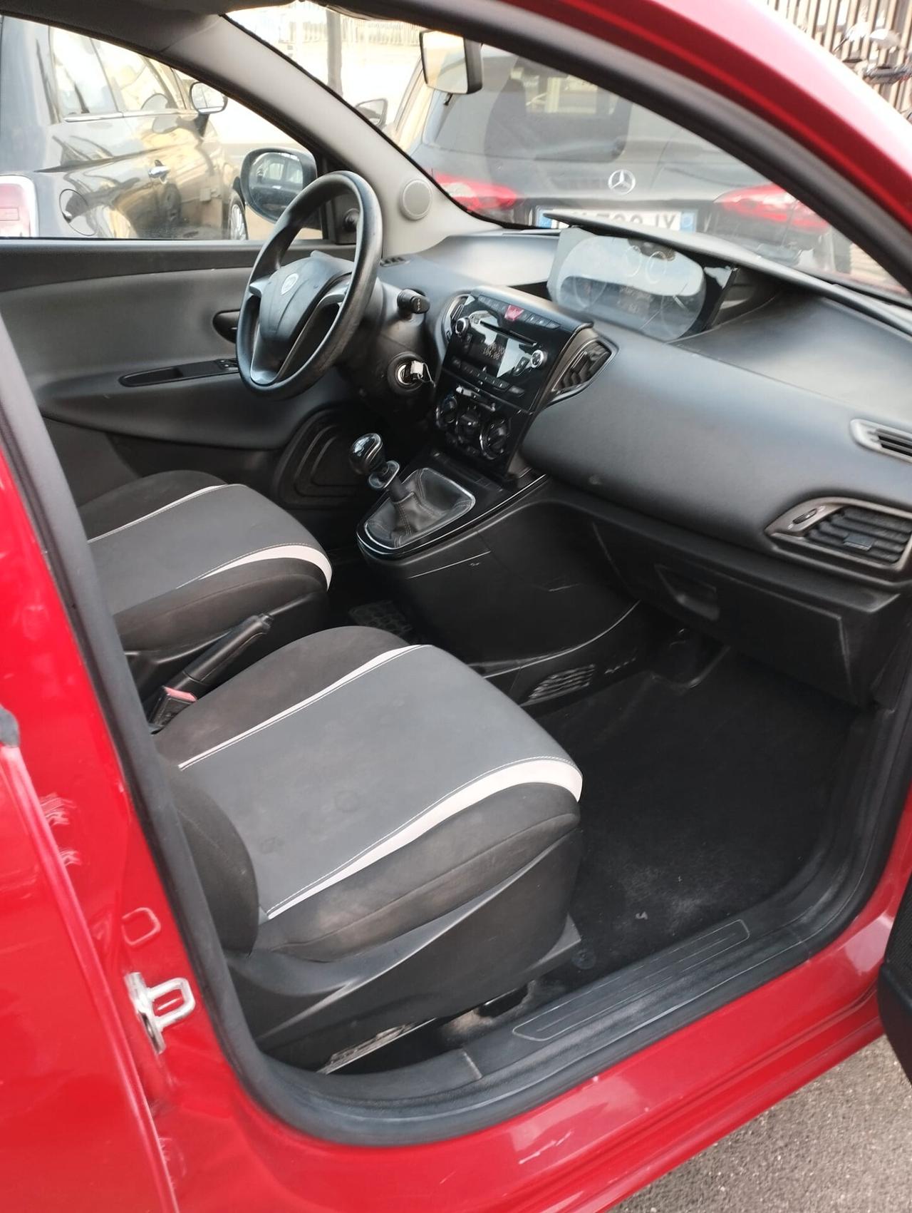 Lancia Ypsilon 1.2 69 CV 5 porte GPL Ecochic Gold