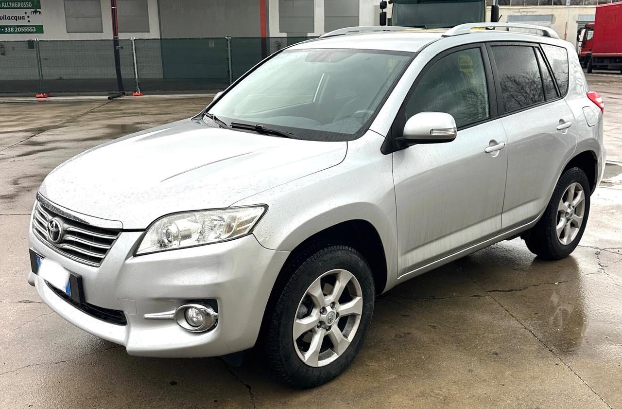 Toyota RAV 4 2.2 D-4D 150 CV DPF Exclusive