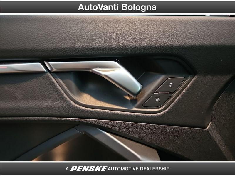 Audi Q3 Q3 35 2.0 tdi Identity Black s-tronic