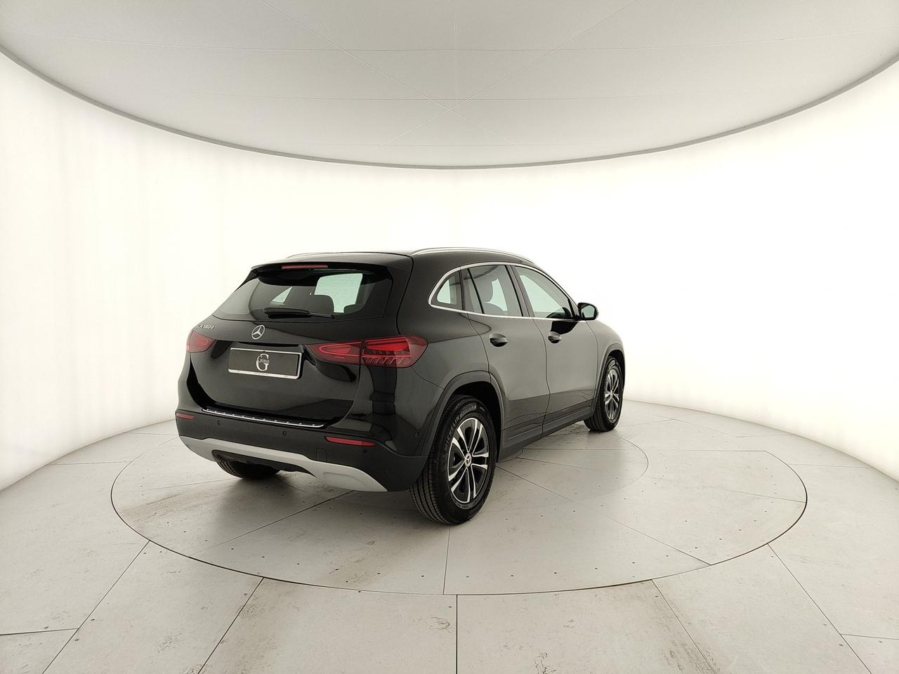 Mercedes-Benz GLA 180 d Advanced auto
