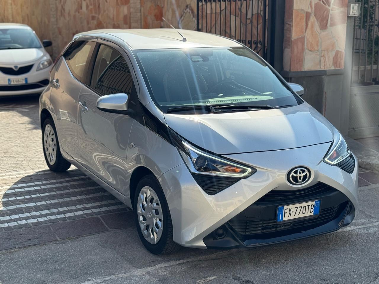 Toyota Aygo 1.0 VVT-i 72 CV 5 porte x-play