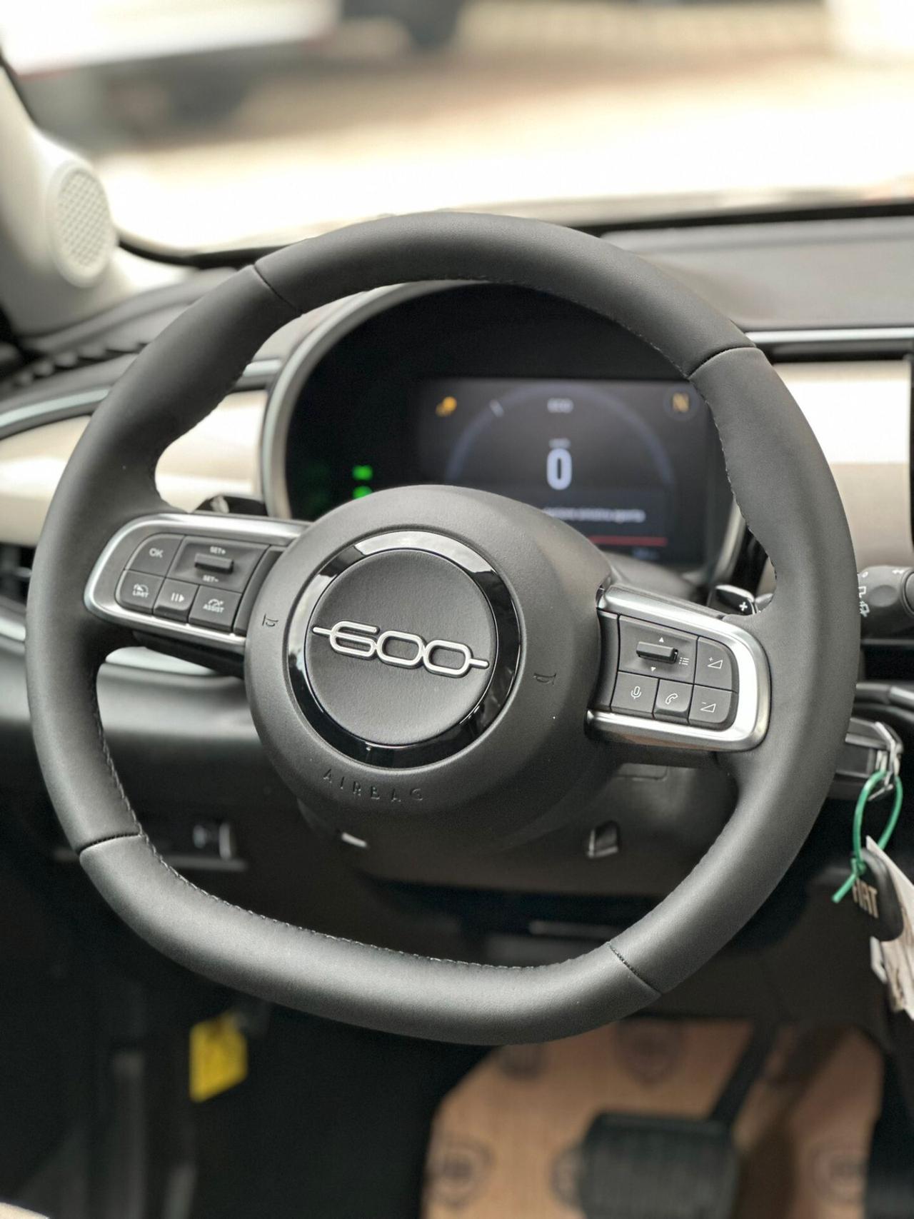 Fiat 600 Hybrid 145 CV CAMBIO AUTOMATICO "ICON"