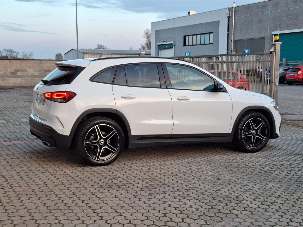 Mercedes GLA 180d Premium *TAGLIANDI MERCEDES*