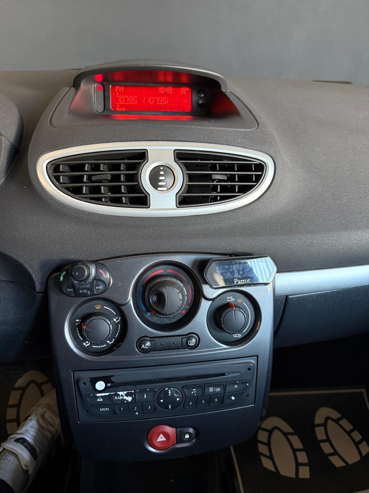 Renault Clio 1.2 16V 5 porte GPL Dynamique