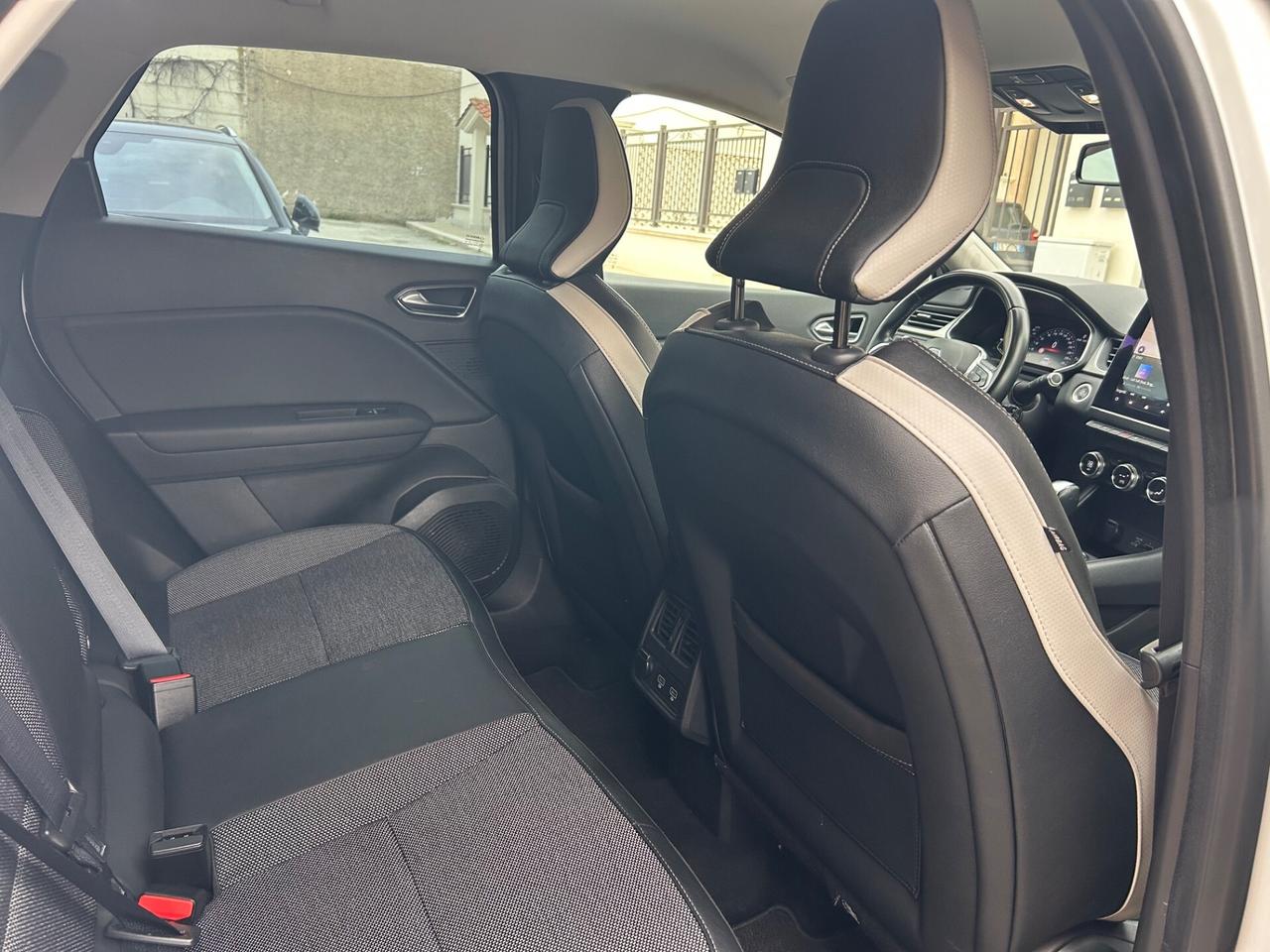 Renault Captur dCi 8V 90 CV EDC Sport Edition