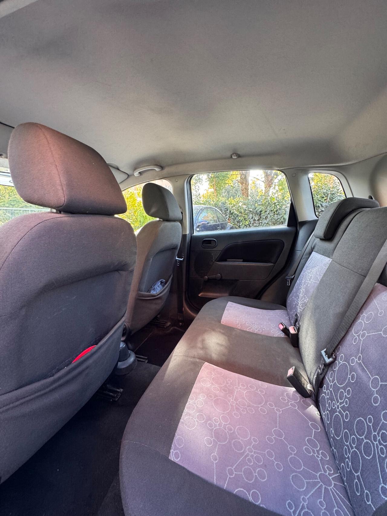 Ford Fiesta 1.4 16V 5p. Ghia