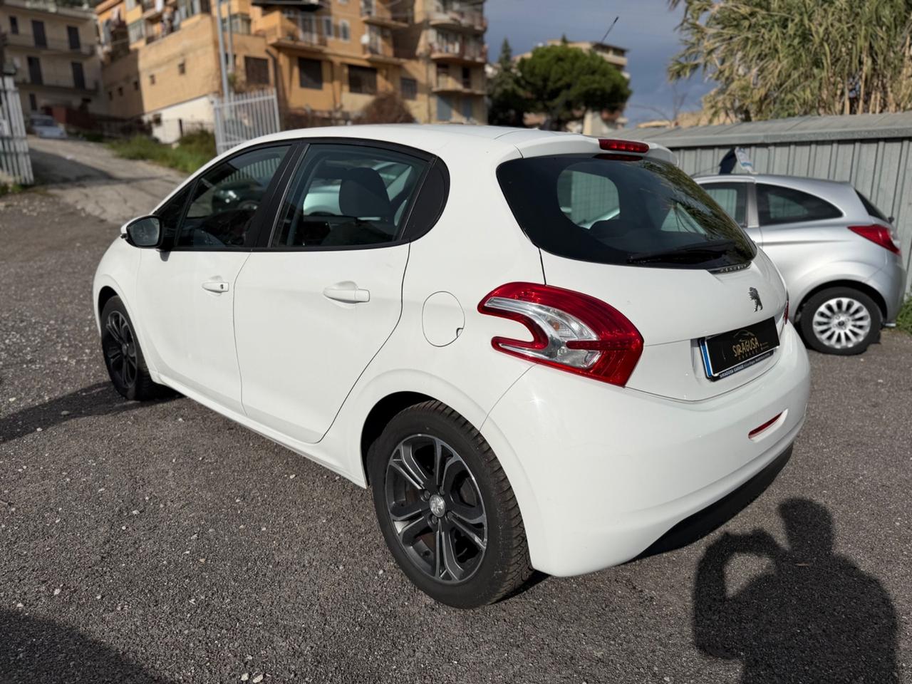 Peugeot 208 1.4 HDi 68 CV 5 porte Allure