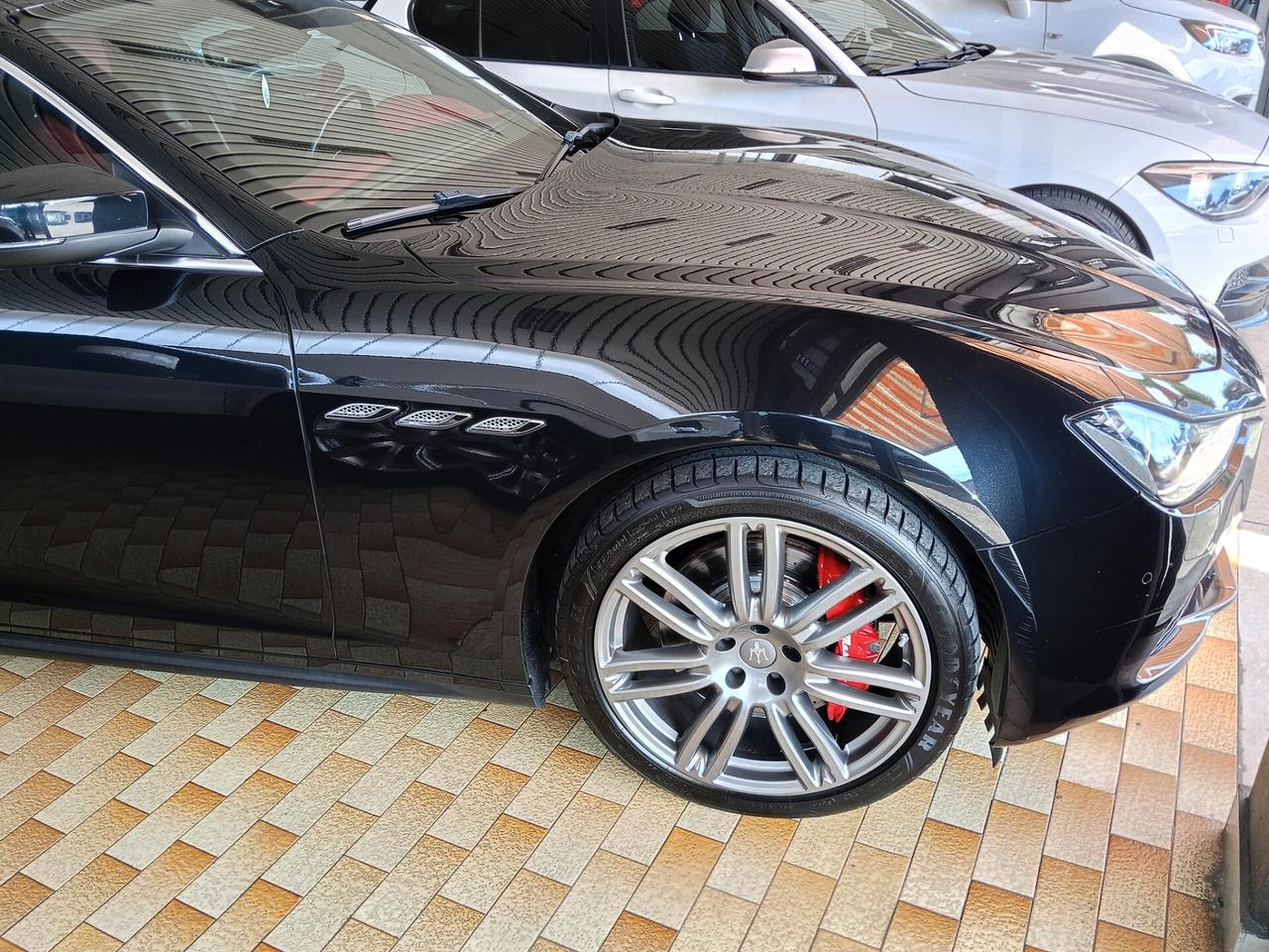 Maserati Ghibli V6 430 CV Q4 Granlusso