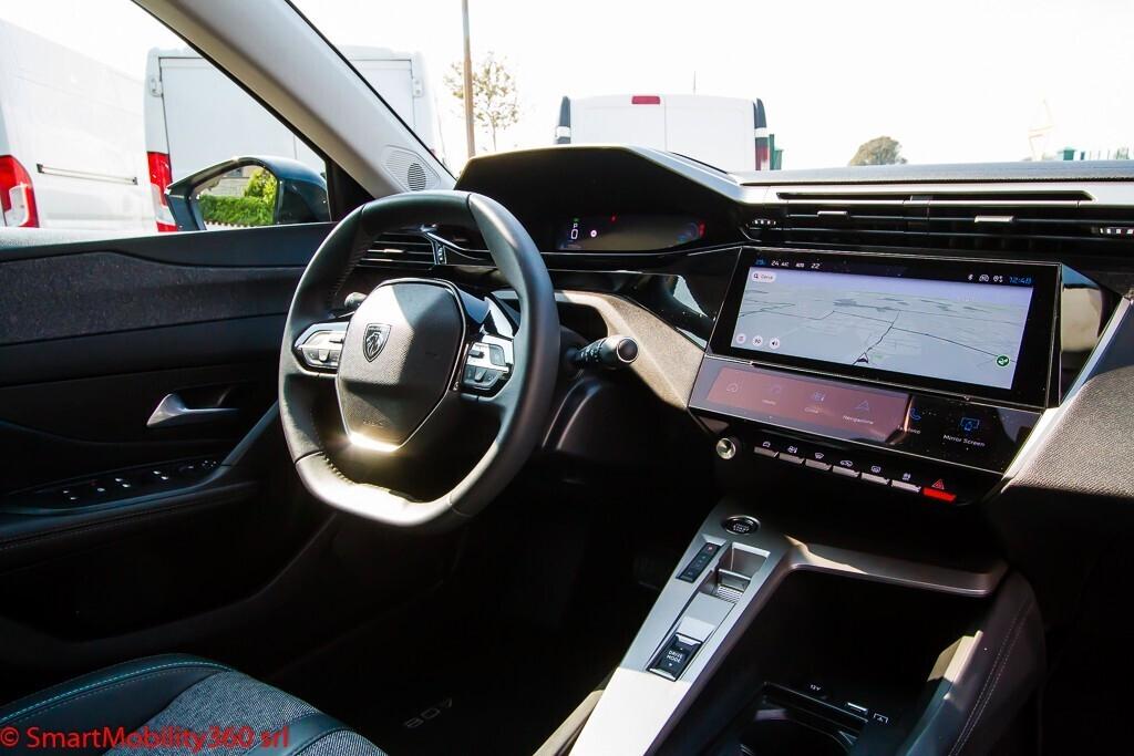 Peugeot 408 Hybrid 136 e-DCS6 Allure - Ok neopatentati!!!