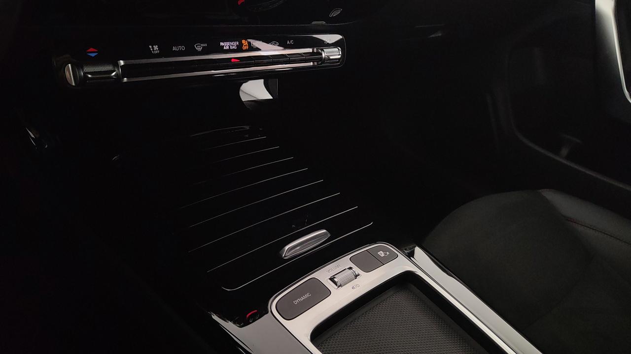 Mercedes-Benz CLA Shooting Brake 180 d AMG Line Advanced Plus auto