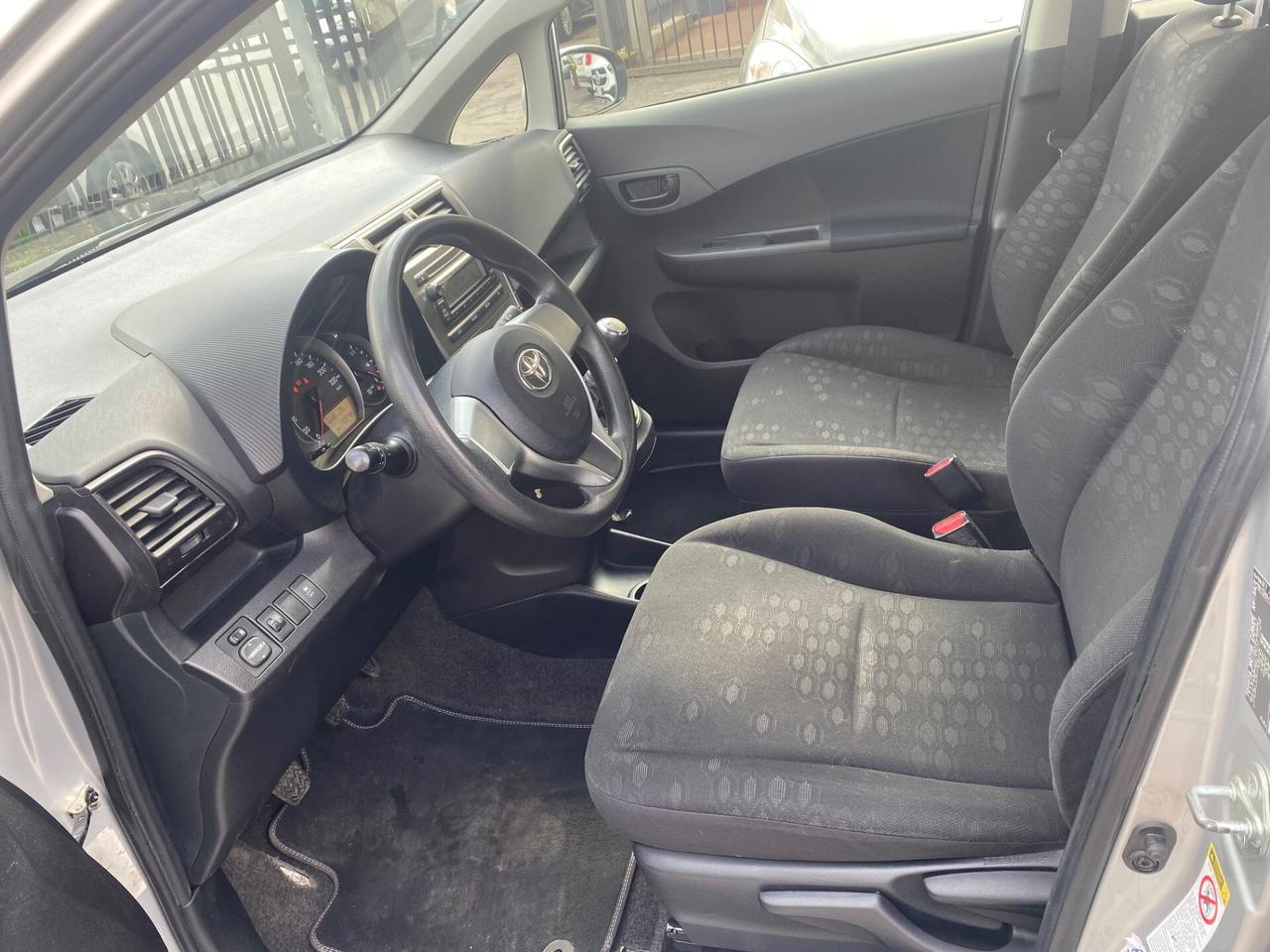 Toyota Verso-S 1.3 MT Active