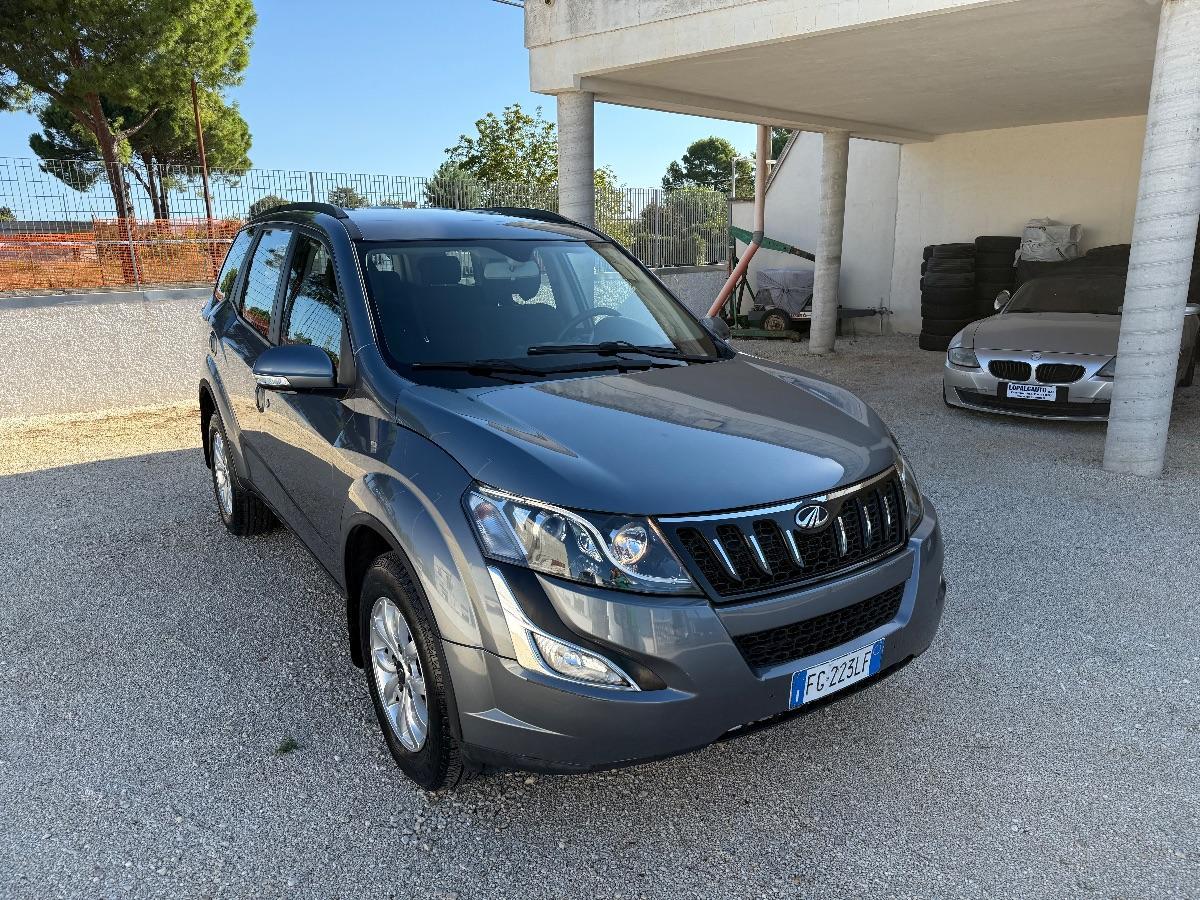 MAHINDRA - XUV500 - 2.2 16V FWD W8