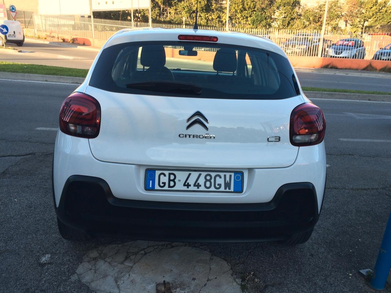 Citroen C3 PureTech 83 tagliandata con garanzia 12mesi auto per neopatentati!