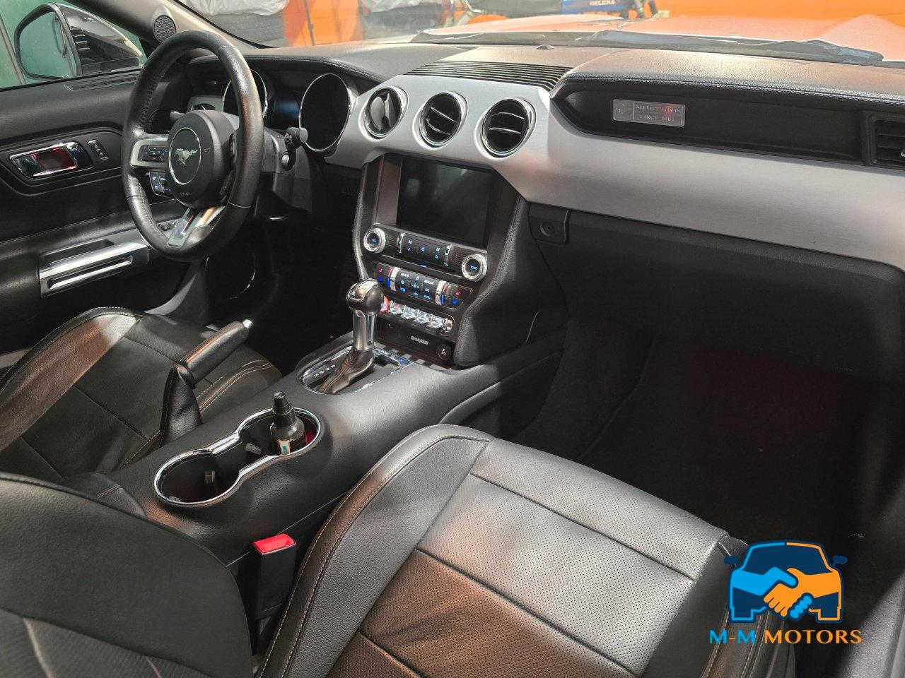 Ford Mustang Fastback 5.0 ti-vct V8 GT 421cv auto