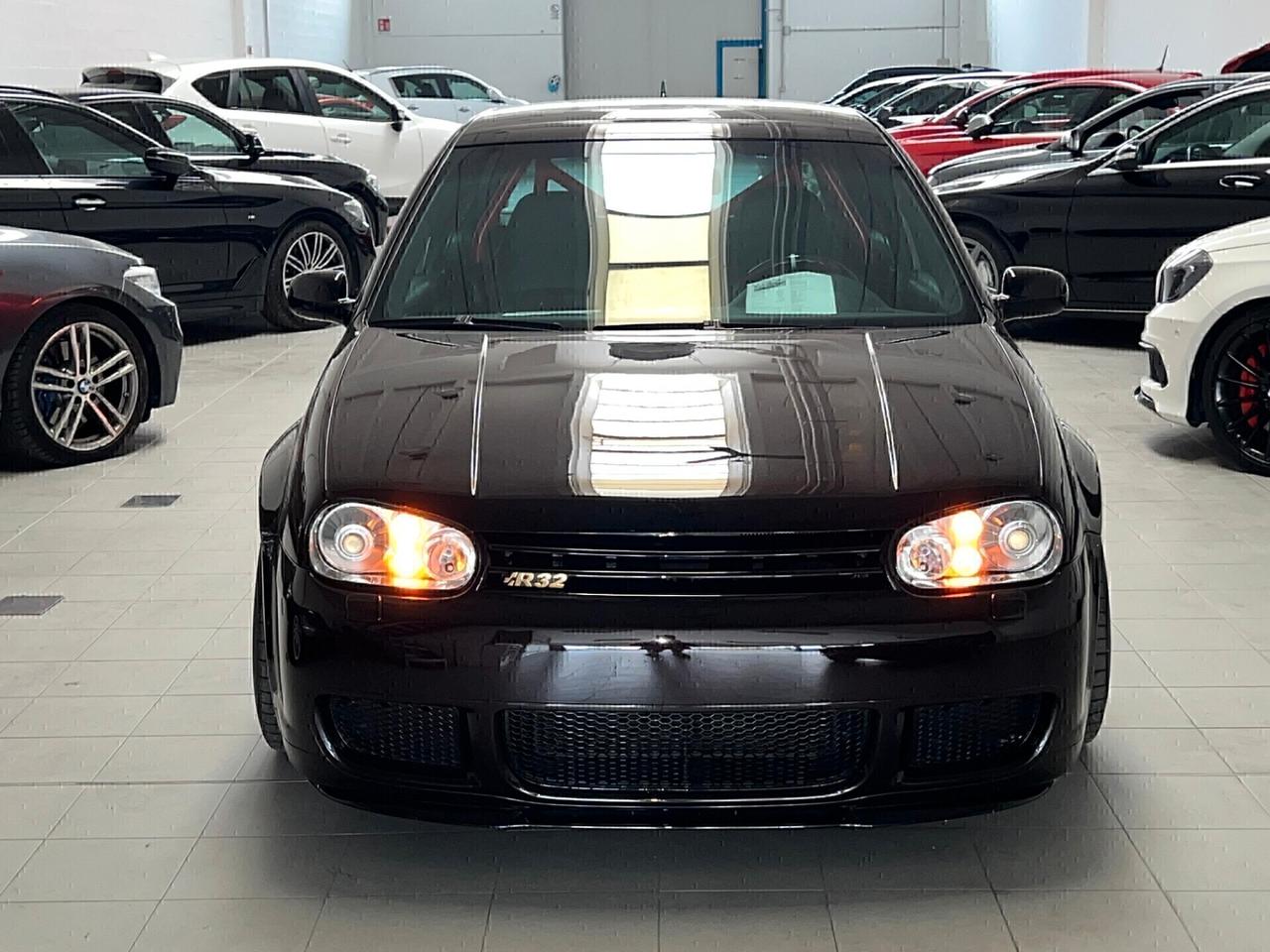 Volkswagen Golf R32