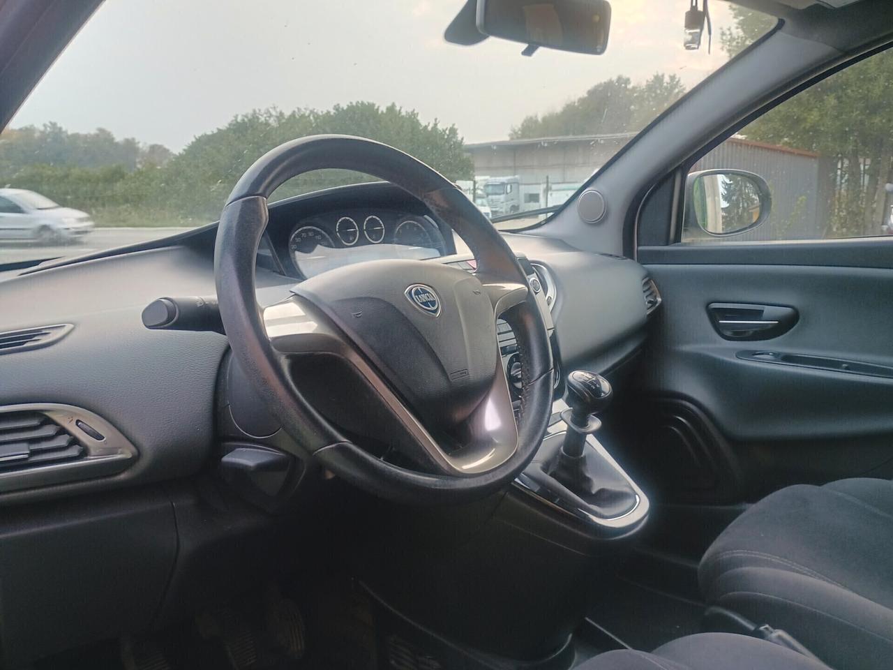 LANCIA YPSILON 1.2 NEOPATENTATI