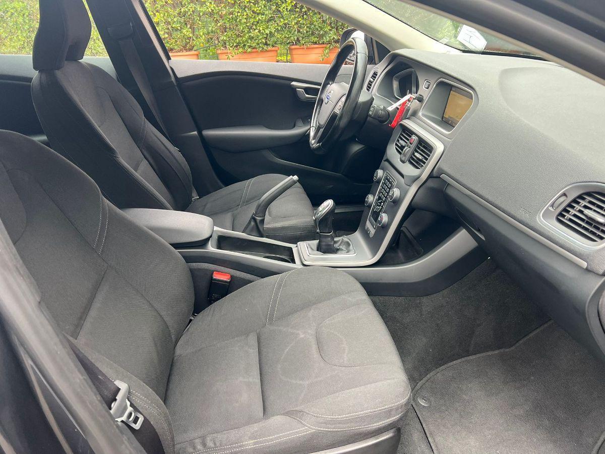 VOLVO - V40 - 1.6 D2 Summum