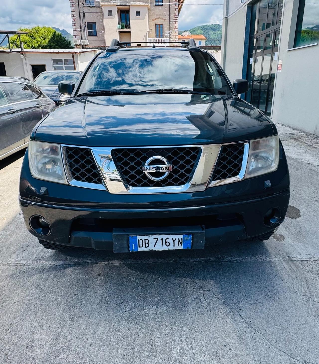 Nissan Navara 2.5 dCi 4 porte Double Cab LE