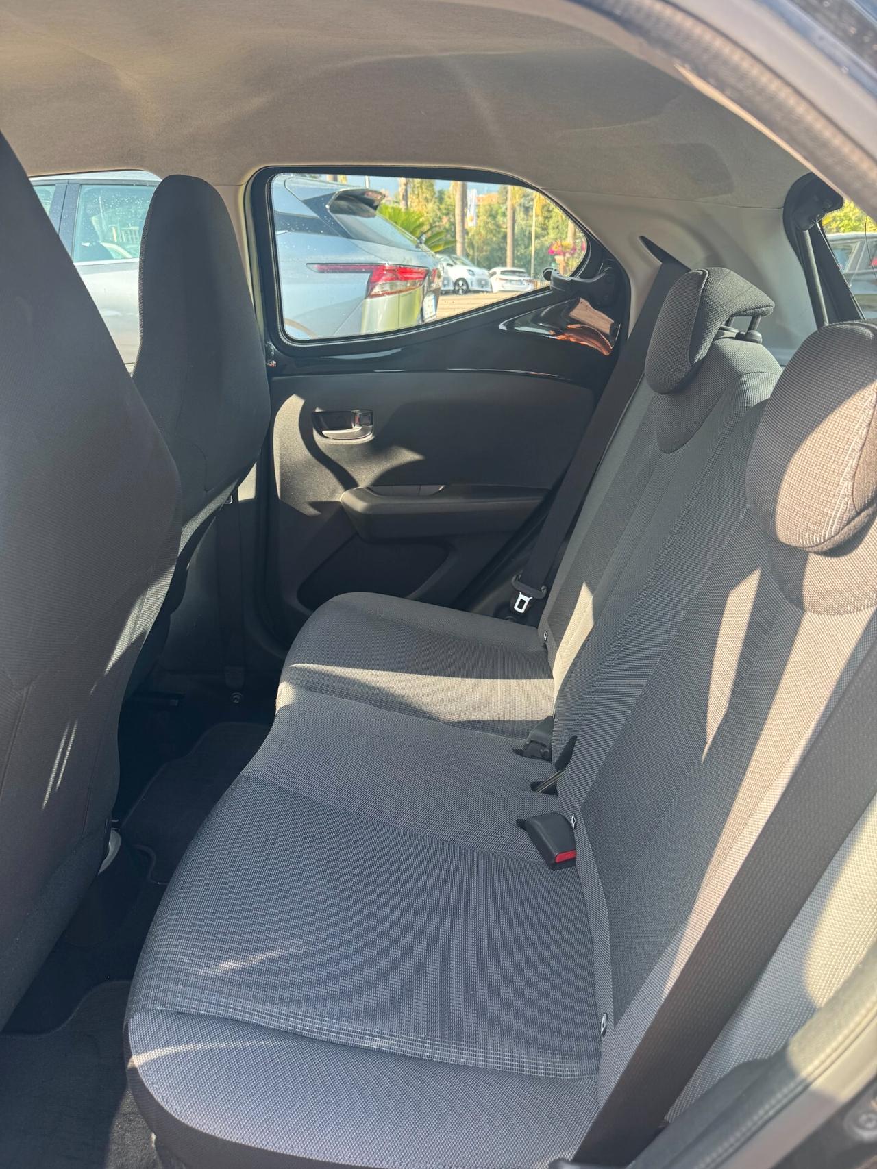 Toyota Aygo Connect 1.0 VVT-i 72 CV 5 porte x-clusiv