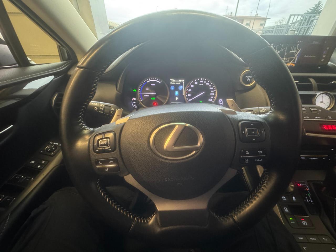 Lexus NX 300h 2.5 Business 2wd cvt