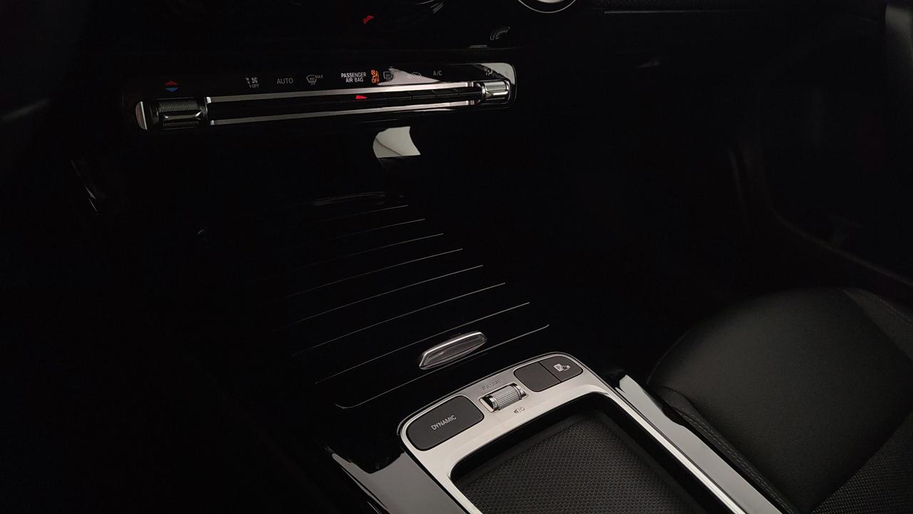 Mercedes-Benz A 180 d Advanced auto