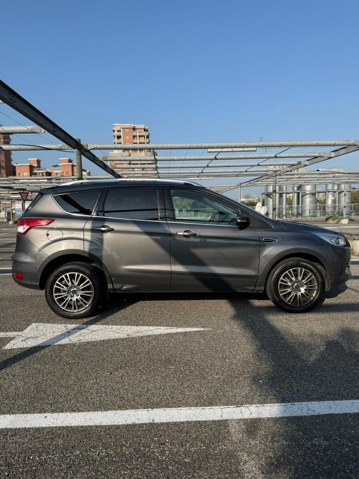 Ford Kuga 2.0 TDCI 140 CV 4WD Titanium