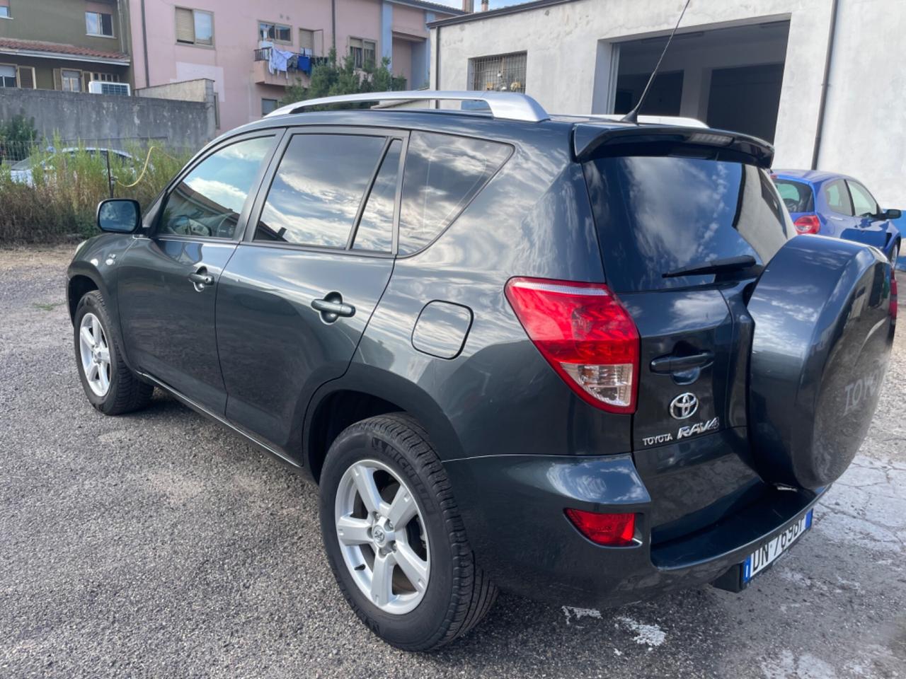 Toyota RAV4 2.2 D-4D 136 CV gancio traino