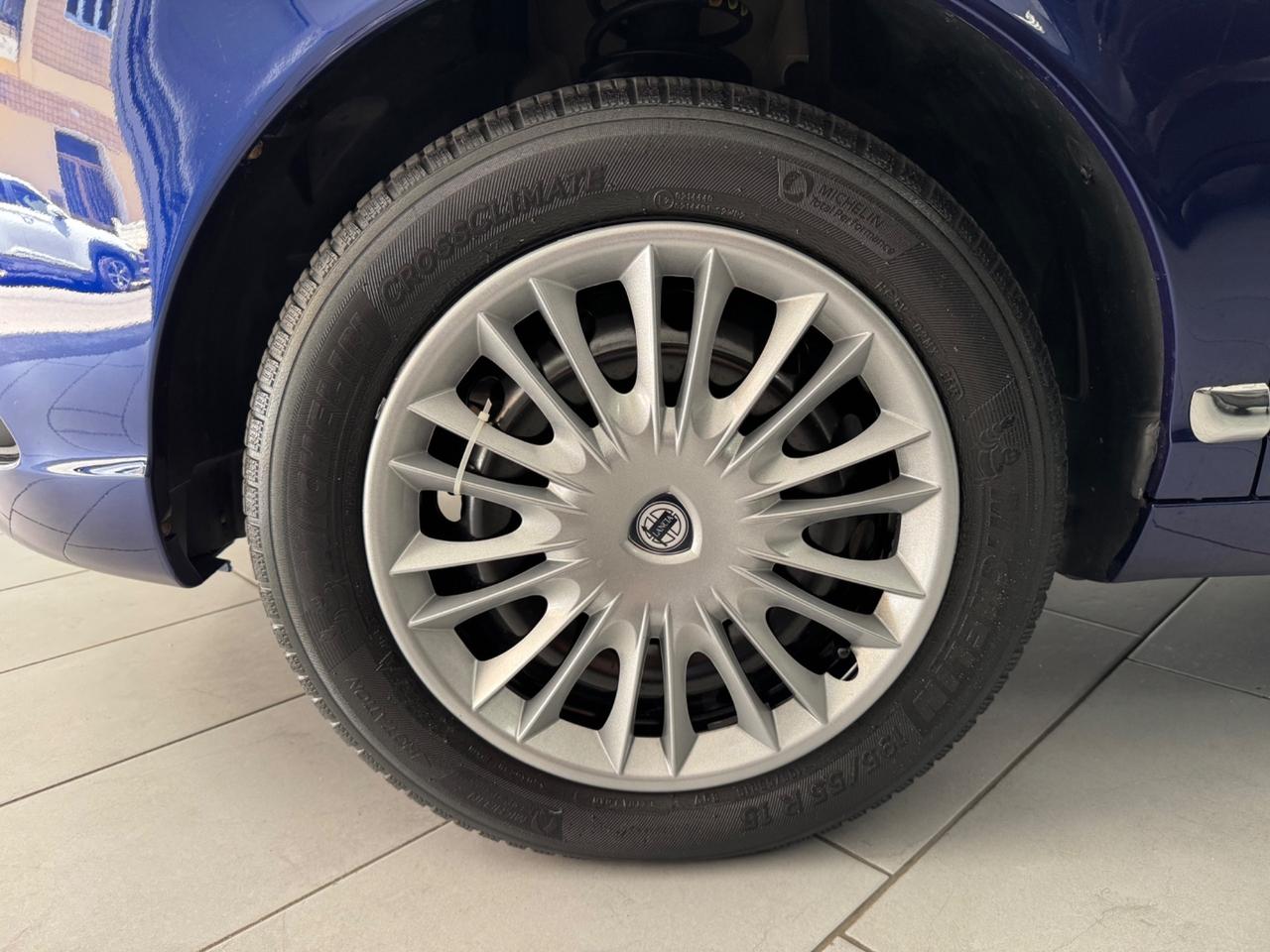 Lancia Ypsilon 1.2 Platino