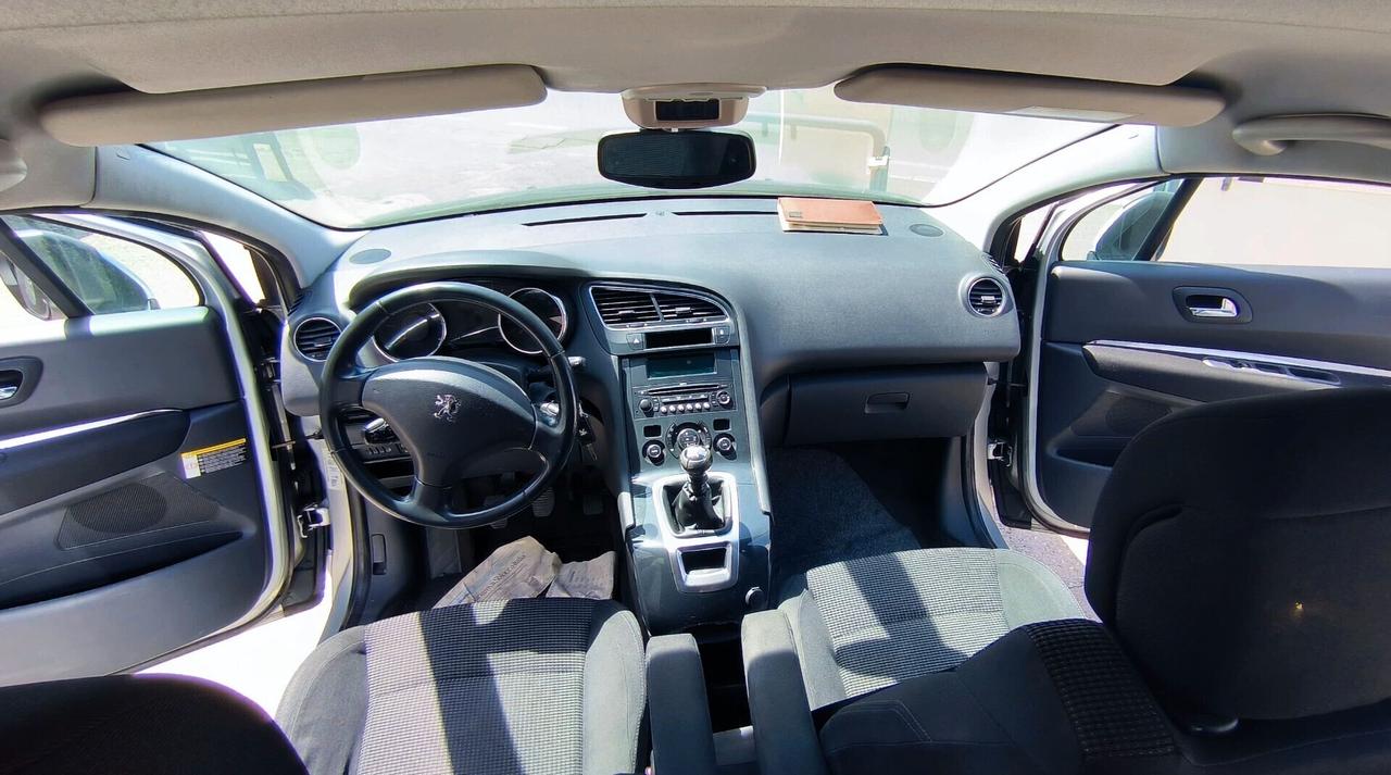 Peugeot 5008 1.6 HDi 110CV - 7 posti