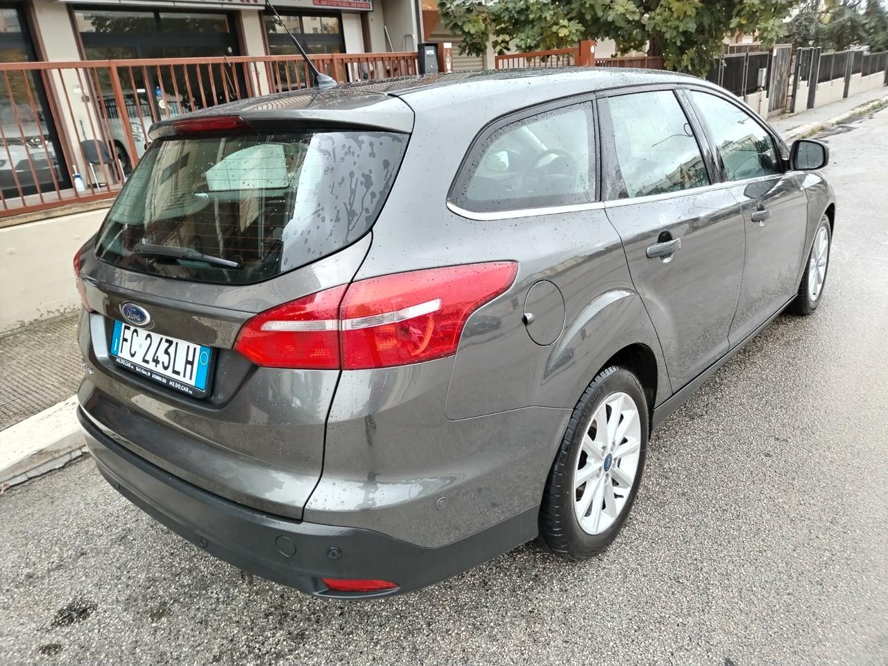 Ford Focus 1.5 TDCi 120 CV cambio automatico navigatore Titanium