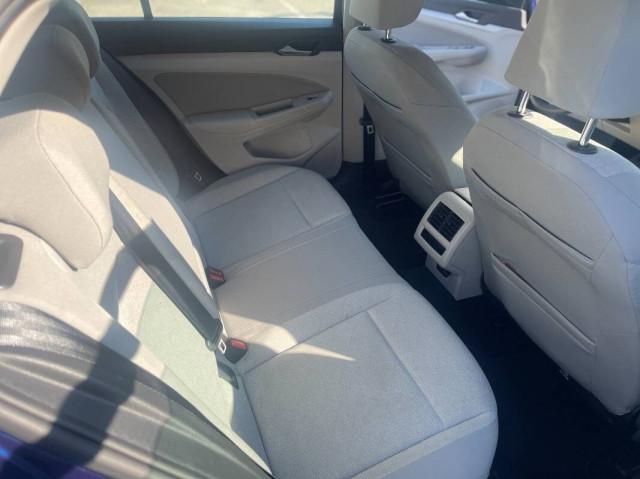 Volkswagen Golf 1.0 etsi 110cv dsg Luci amb PDC Vetri Scuri