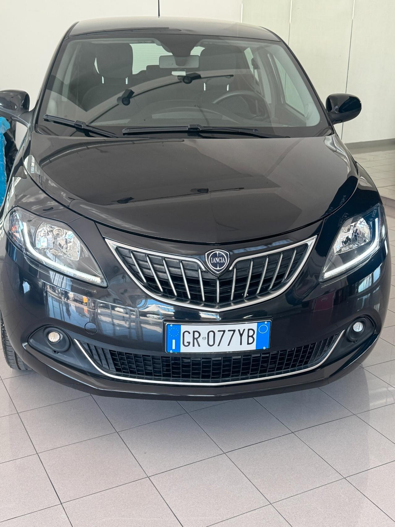 LANCIA YPSILON FULL OPTIONAL