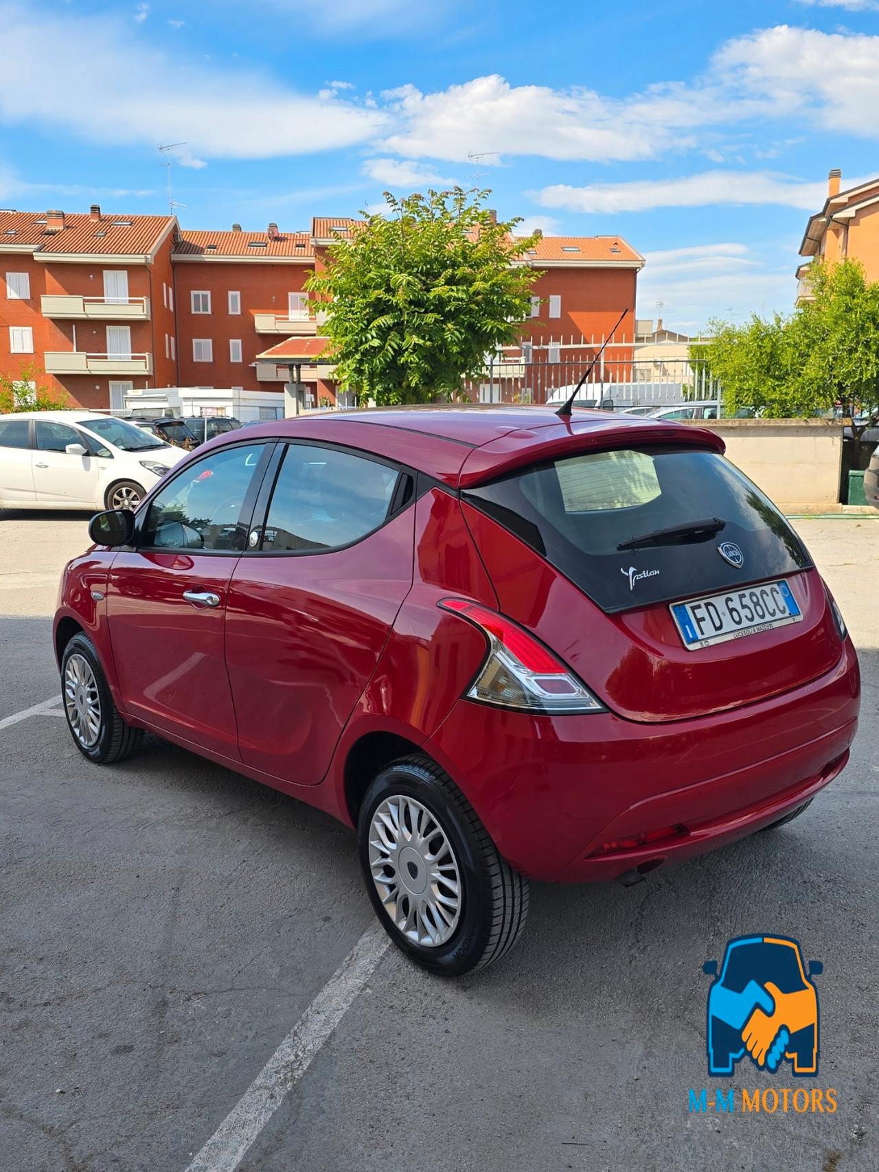 Lancia Ypsilon 5 Porte Ypsilon 0.9 t.air Silver ecochic metano 80cv
