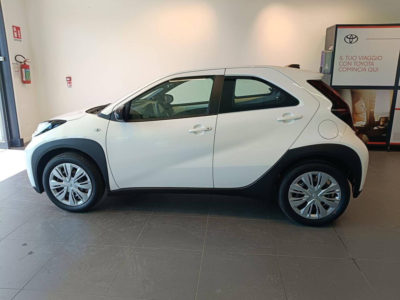 TOYOTA Aygo X 1.0B ACTIVE MT - MY24