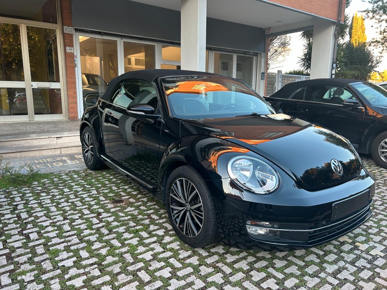 Volkswagen Maggiolino Cabrio All Star-Navi-Camera-17"-Tagliandi uff.