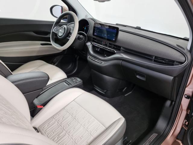 FIAT 500e 3+1 42 kWh La Prima