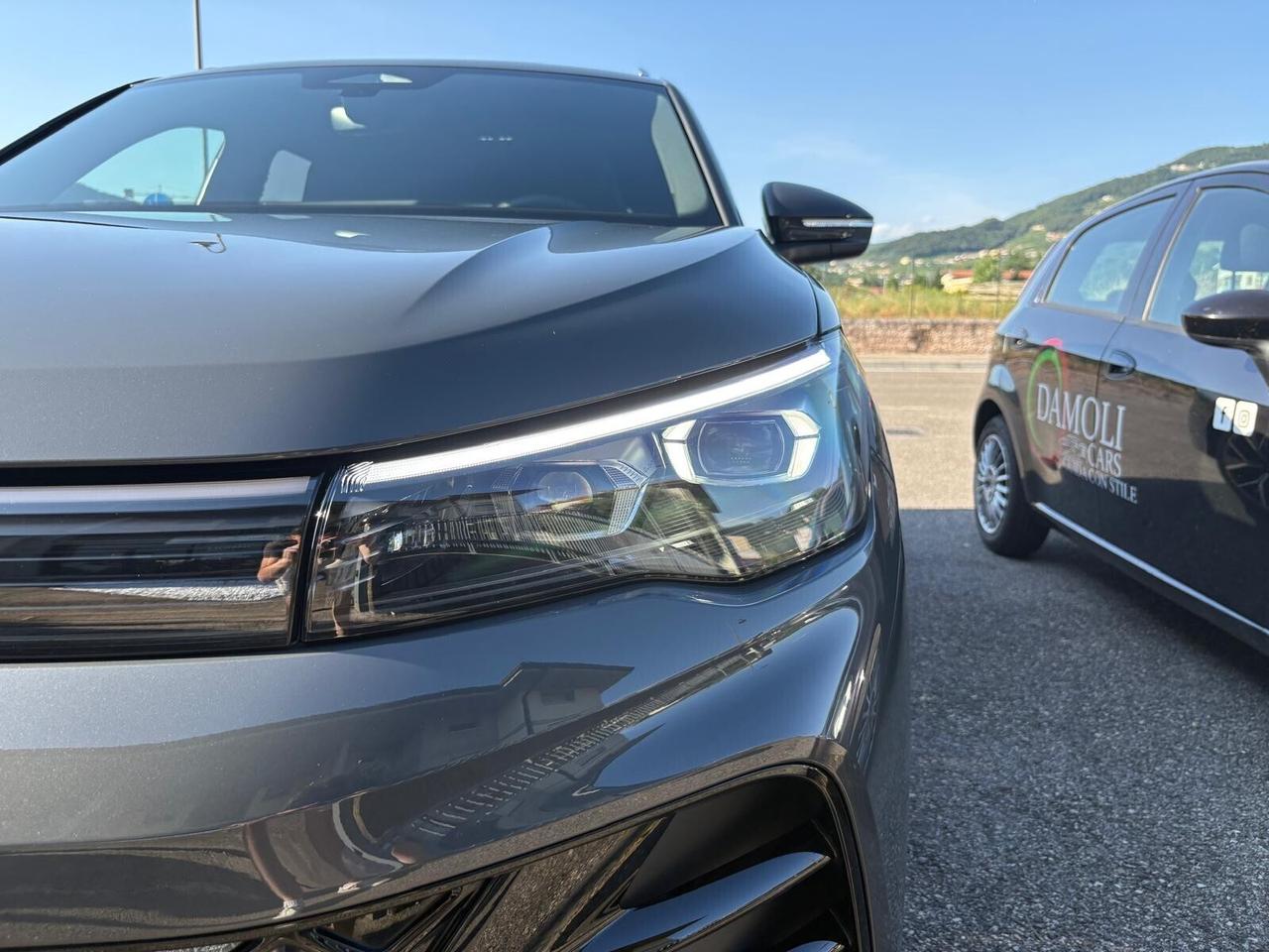 Volkswagen Tiguan VOLKSWAGEN TIGUAN 2.0 TDi R-LINE