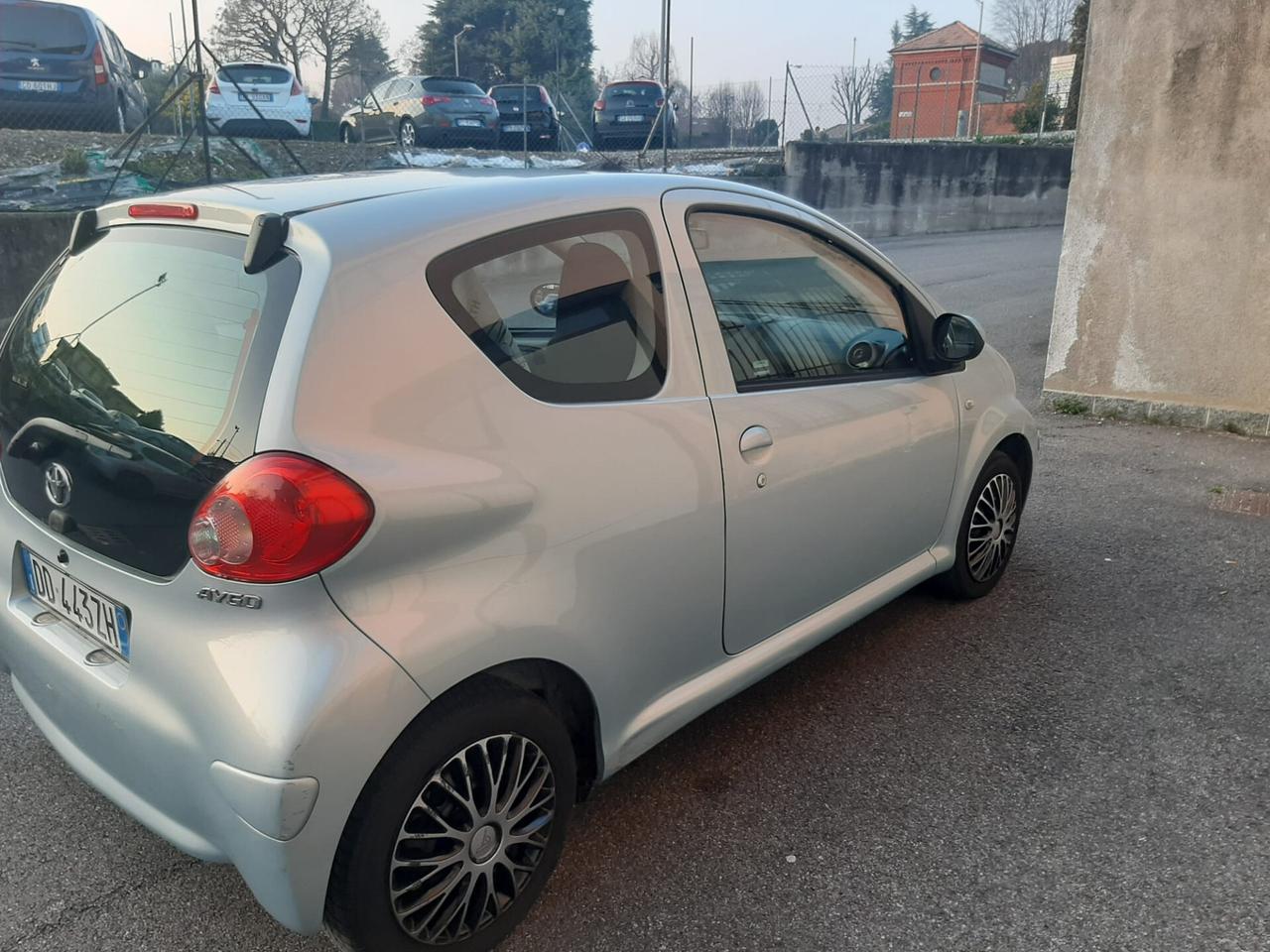 Toyota Aygo 1.0 12V VVT-i 3 porte Sol - Si Permuta Ok Neopatentato