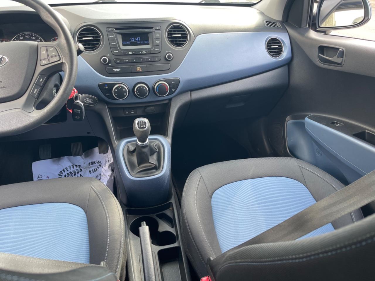 Hyundai i10 1.0 MPI Login FULL OPTIONAL