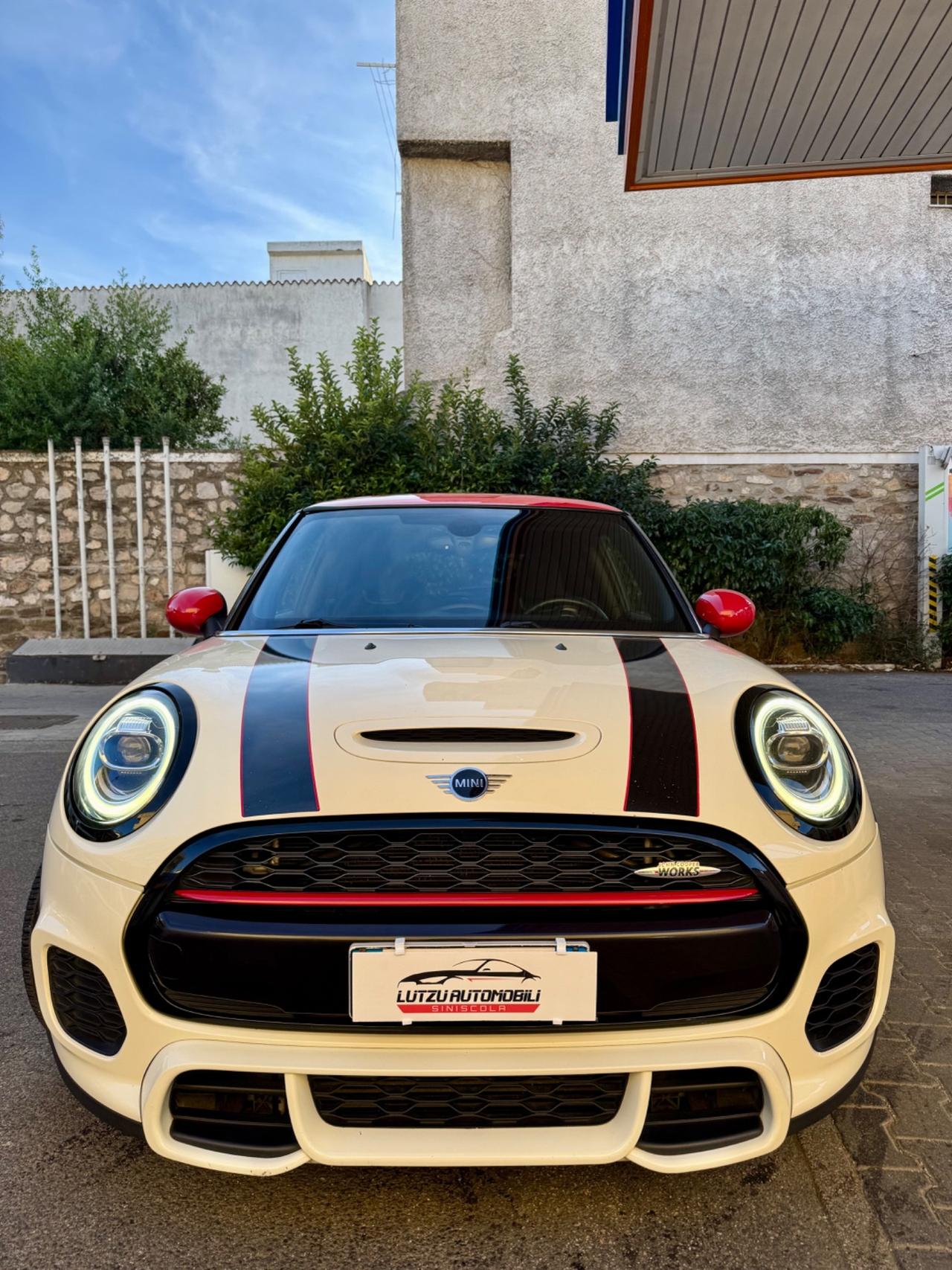 Mini F56 2.0 John Cooper Works Pro 231cv Auto 3p
