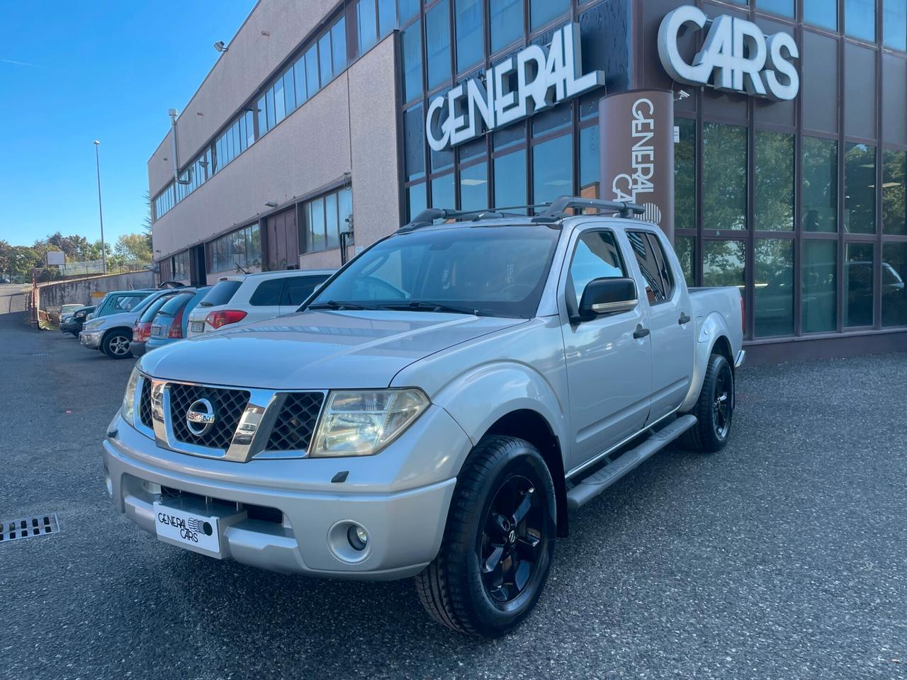 Nissan Navara 2.5 dCi 4 porte Double Cab LE CAMBIO AUTOMATICO + GANCIO TRAINO