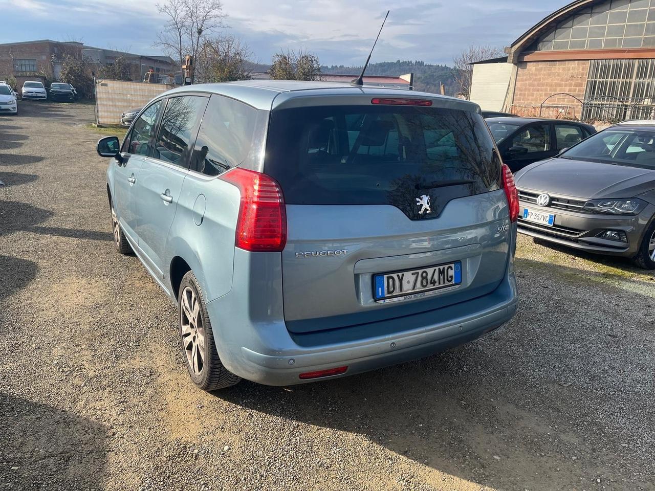 Peugeot 5008 1.6 HDi 110CV Féline