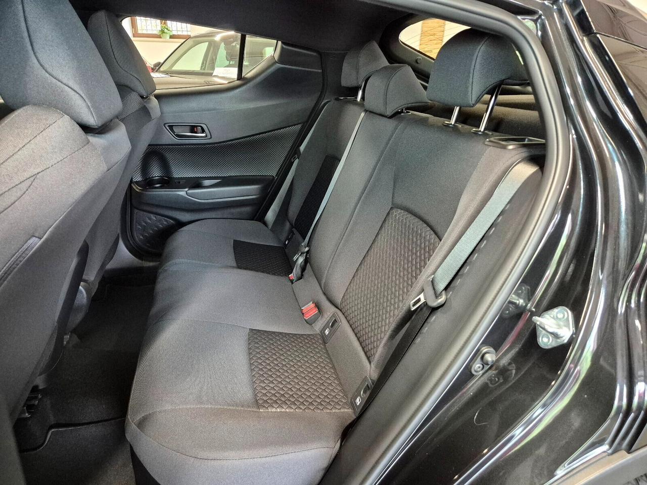 Toyota C-HR 1.8 Hybrid E-CVT Business