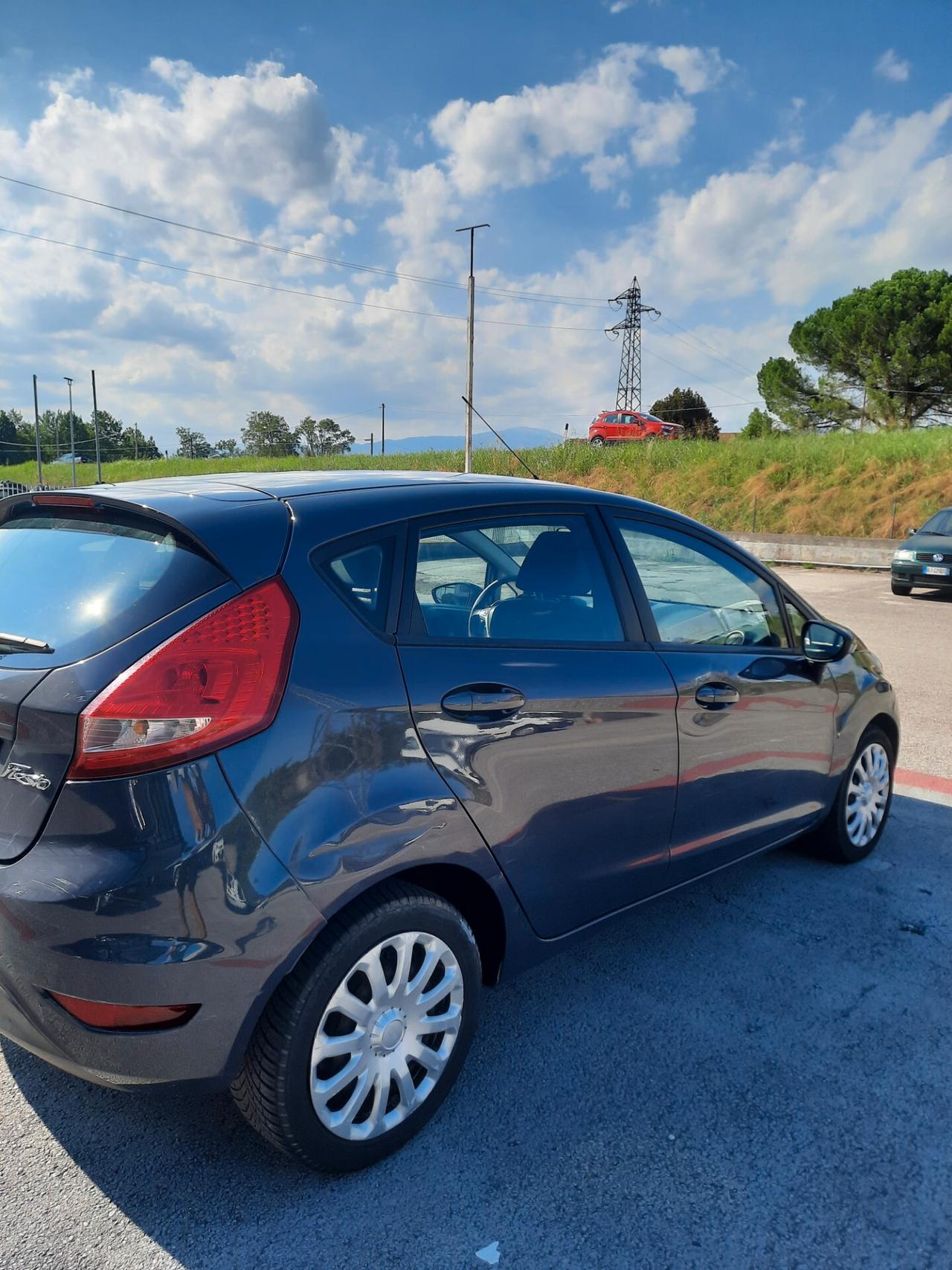 Ford Fiesta 1.4 TDCi 5p. Titanium OK NEOPATENTATI
