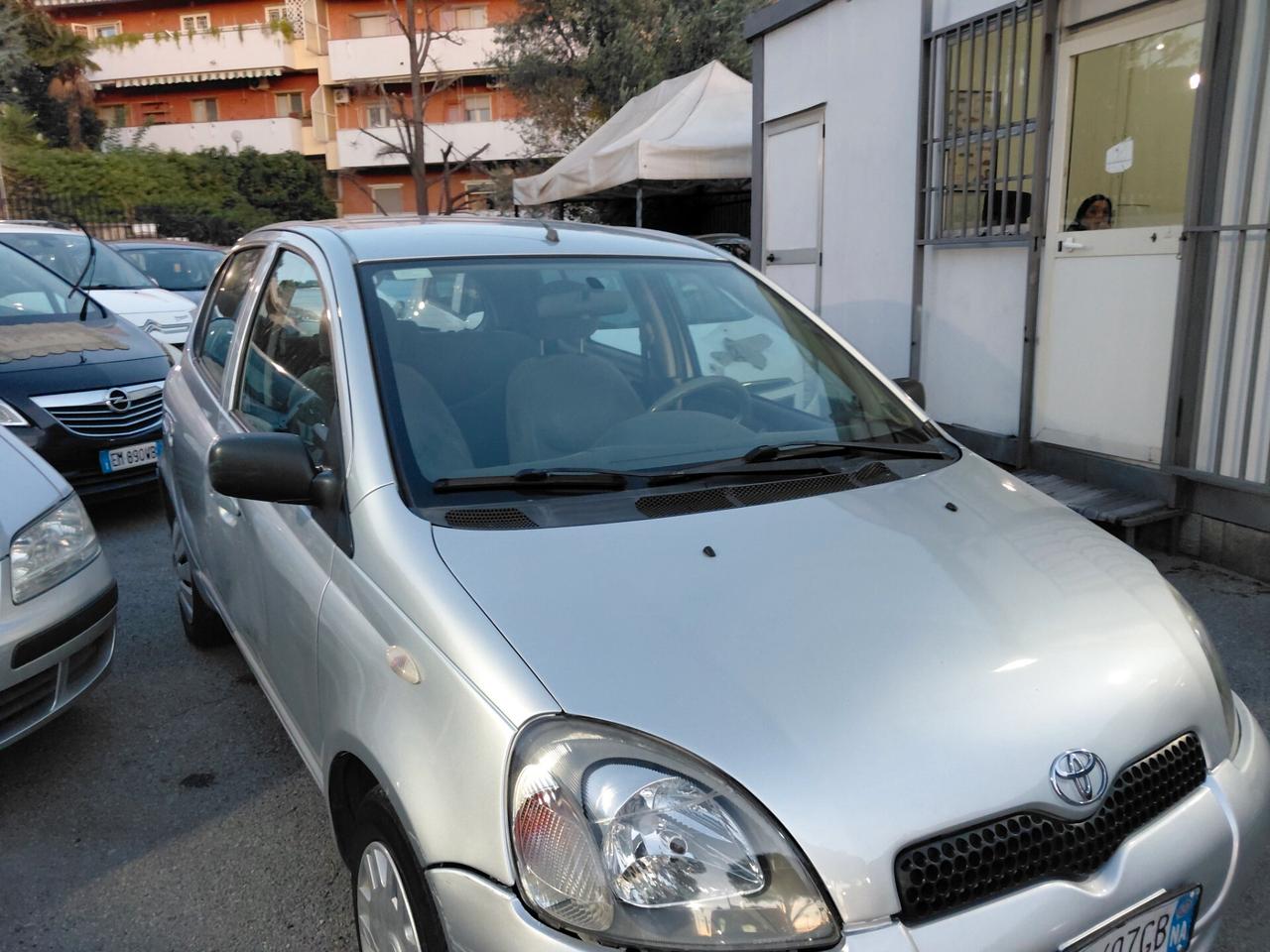 Toyota Yaris 1.0i 16V cat 5 porte